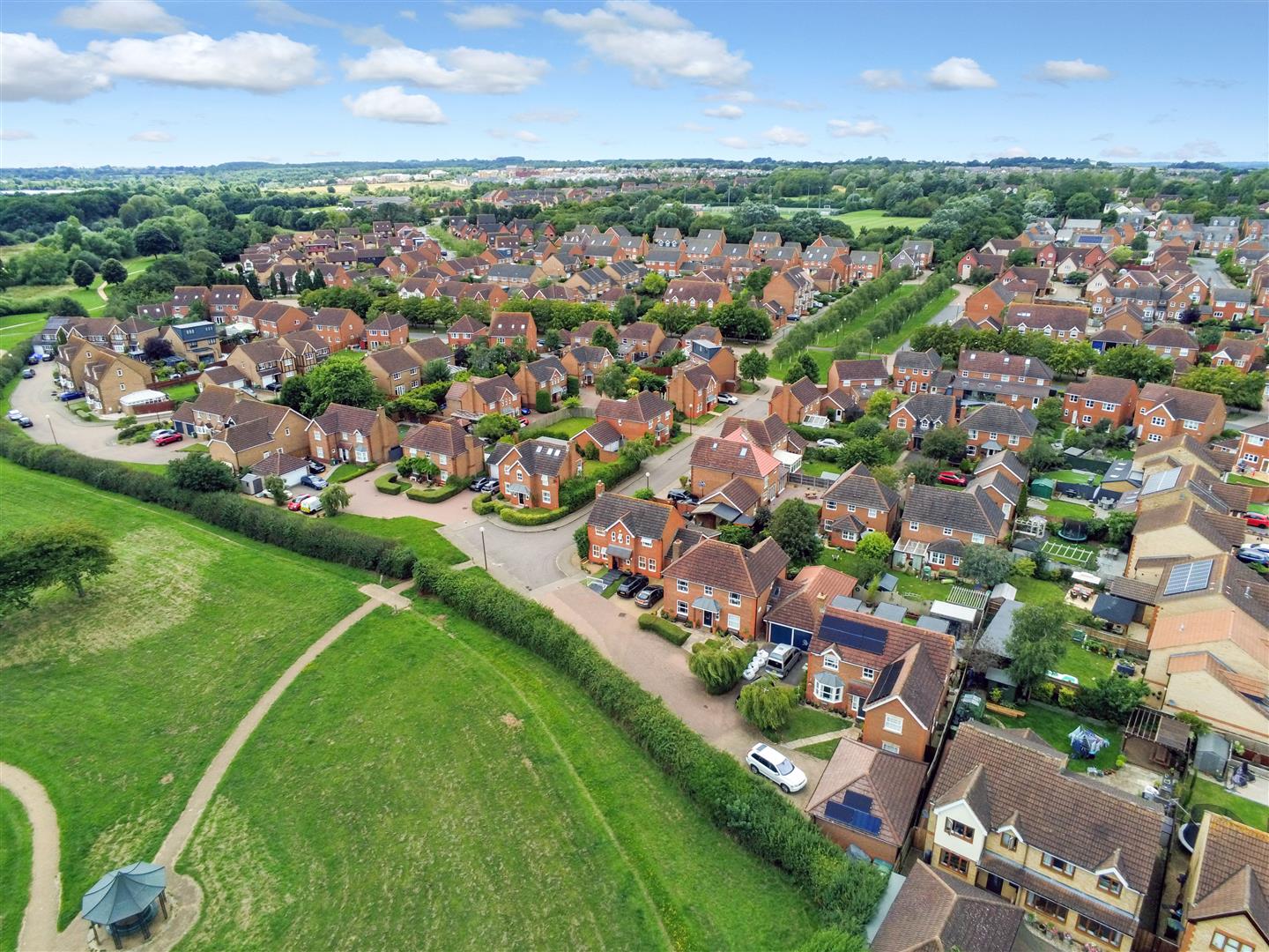 Hengistbury Lane, Tattenhoe, Milton Keynes